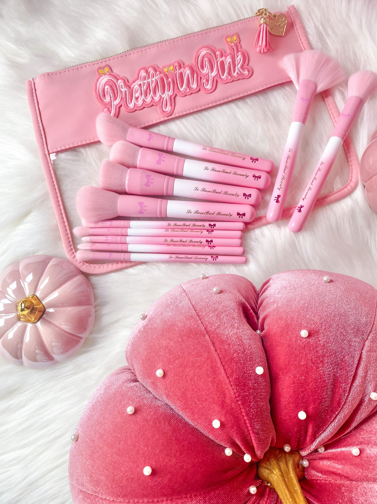 🎀💕𝓟𝓡𝓔𝓣𝓣𝓨 𝓘𝓝 𝓟𝓘𝓝𝓚 𝓶𝓪𝓴𝓮𝓾𝓹 𝓫𝓻𝓾𝓼𝓱 𝓼𝓮𝓽. 💕🎀